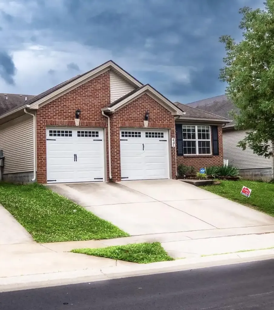 441 Mcconnells Trace Lexington KY 40511
