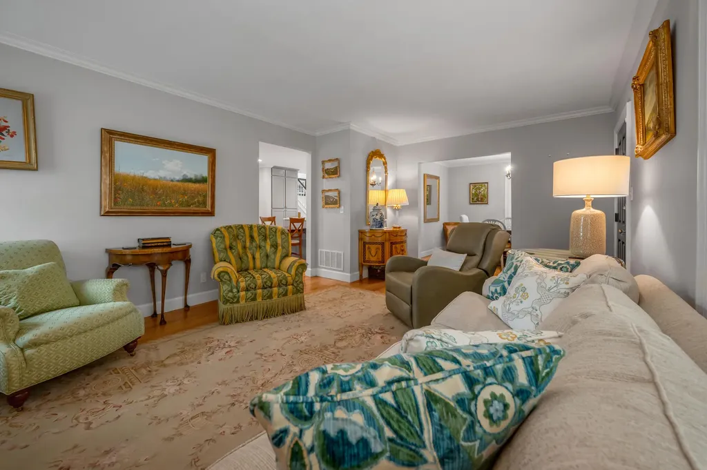 353 Cassidy Avenue Lexington KY 40502