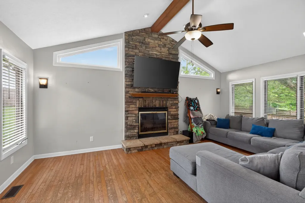 307 Castle Boulevard Paris KY 40361