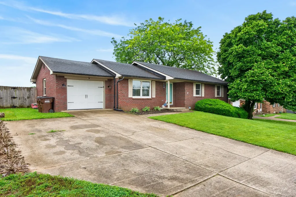 307 Castle Boulevard Paris KY 40361