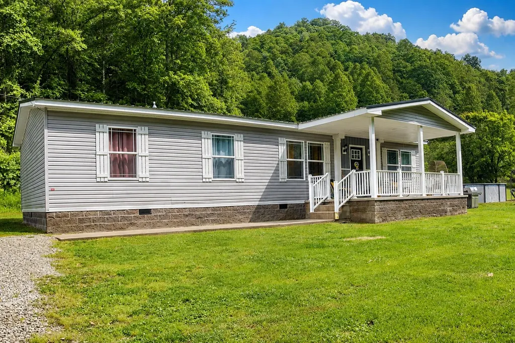 458 Justice Branch Dana KY 41615