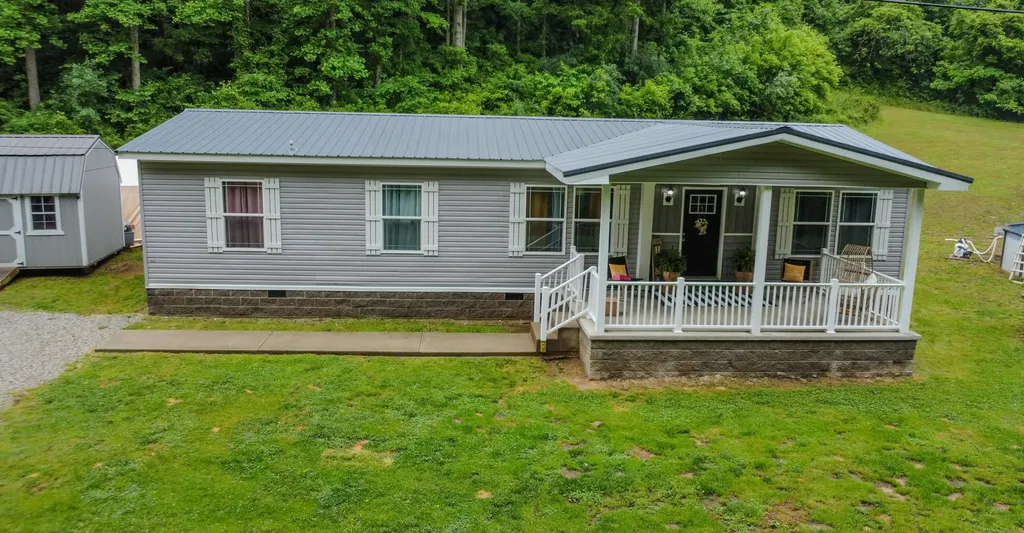 458 Justice Branch Dana KY 41615