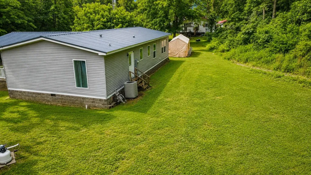 458 Justice Branch Dana KY 41615