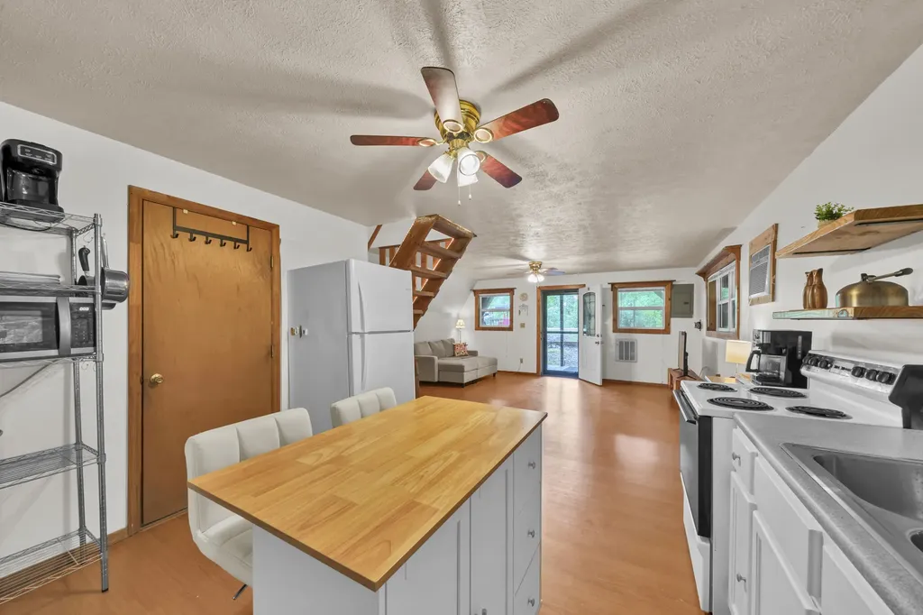 401 Turkey Ridge Road Wellington KY 40387
