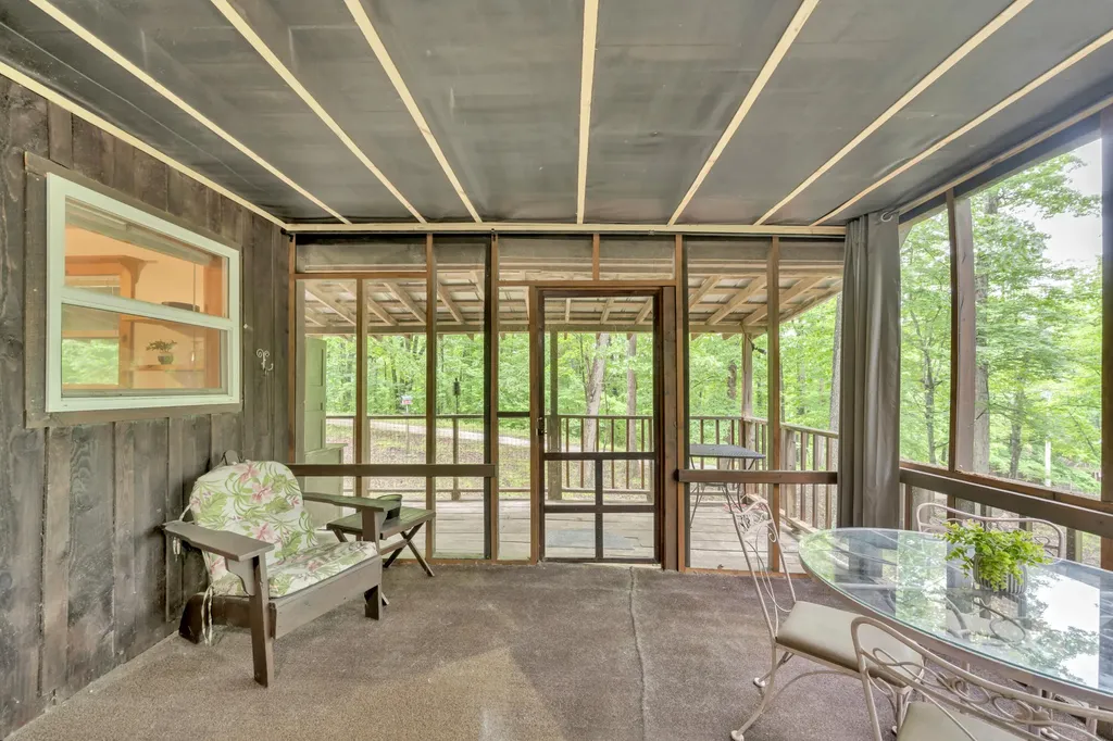 401 Turkey Ridge Road Wellington KY 40387