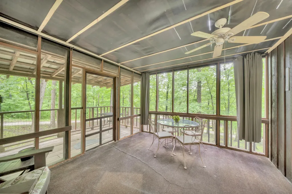 401 Turkey Ridge Road Wellington KY 40387