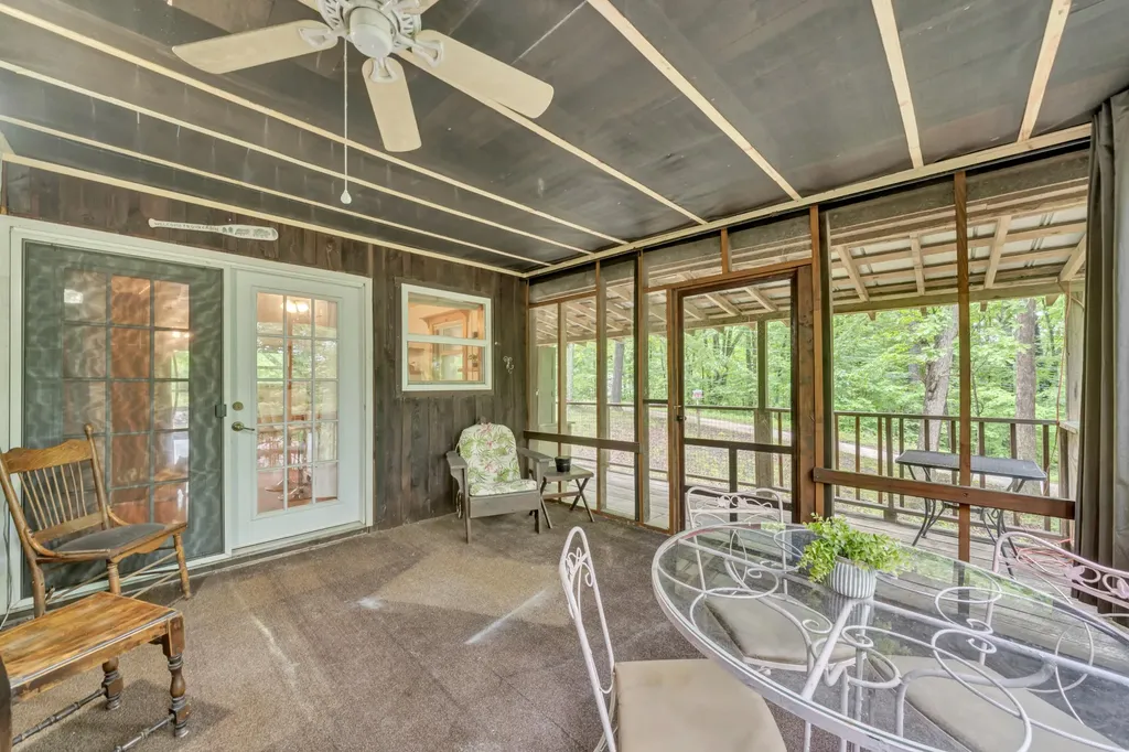401 Turkey Ridge Road Wellington KY 40387