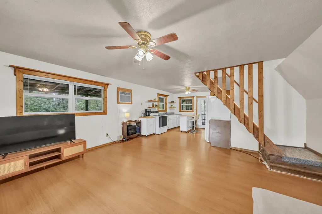 401 Turkey Ridge Road Wellington KY 40387