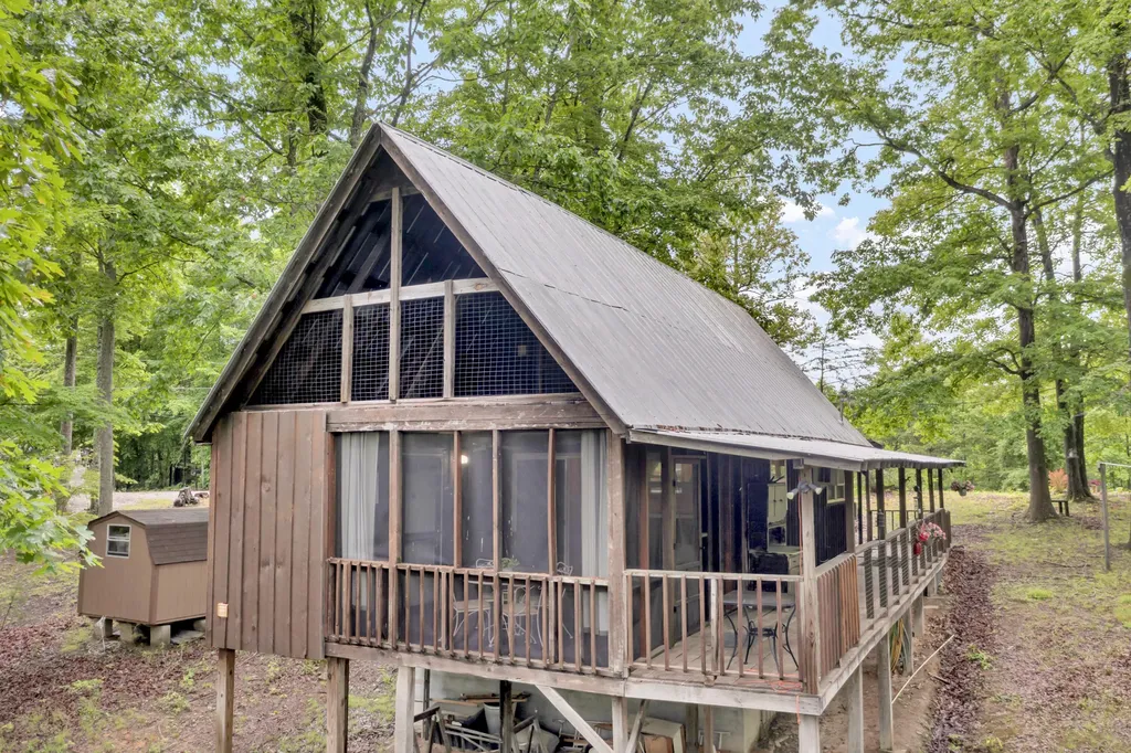 401 Turkey Ridge Road Wellington KY 40387