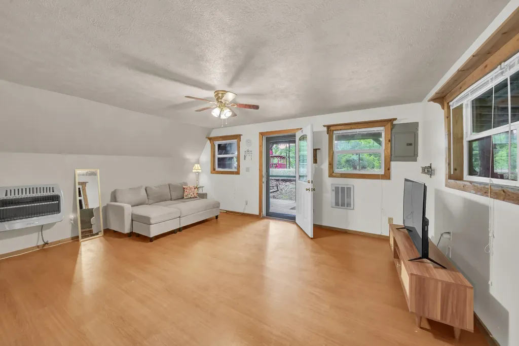401 Turkey Ridge Road Wellington KY 40387