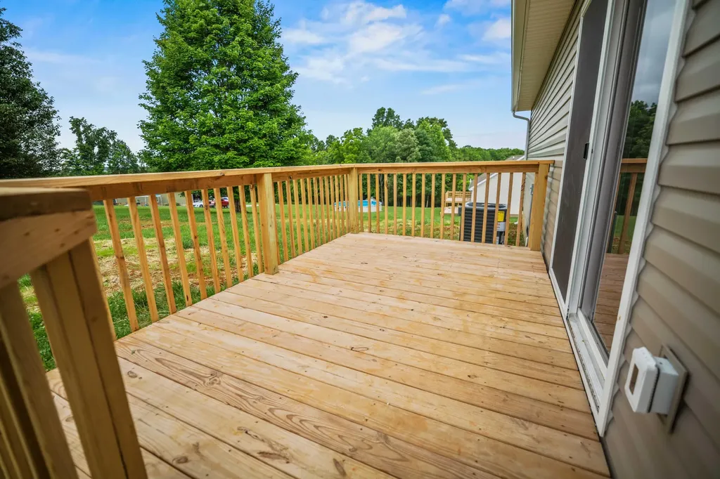 140 Deluca Drive Science Hill KY 42553