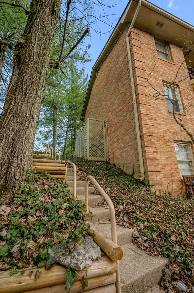 1167 Turkey Foot Road Lexington KY 40502