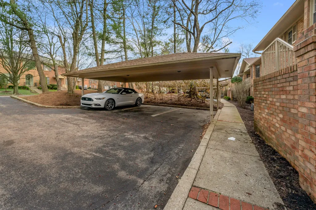 1167 Turkey Foot Road Lexington KY 40502
