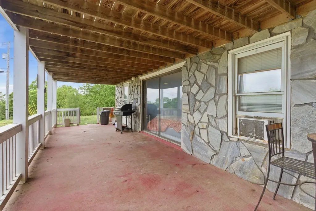 1225 Rooster Run Road Owingsville KY 40360