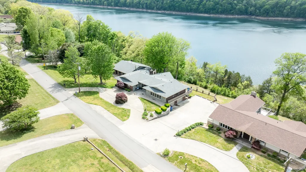 275 Lakeview Drive Somerset KY 42503