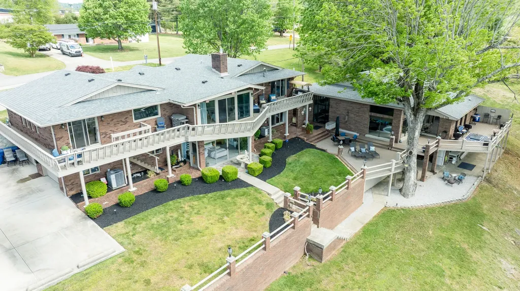 275 Lakeview Drive Somerset KY 42503