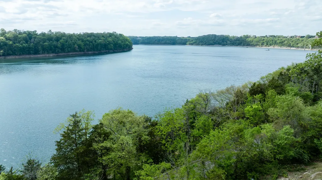 275 Lakeview Drive Somerset KY 42503