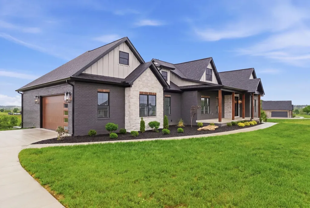 4107 Equestrian Way Richmond KY 40475