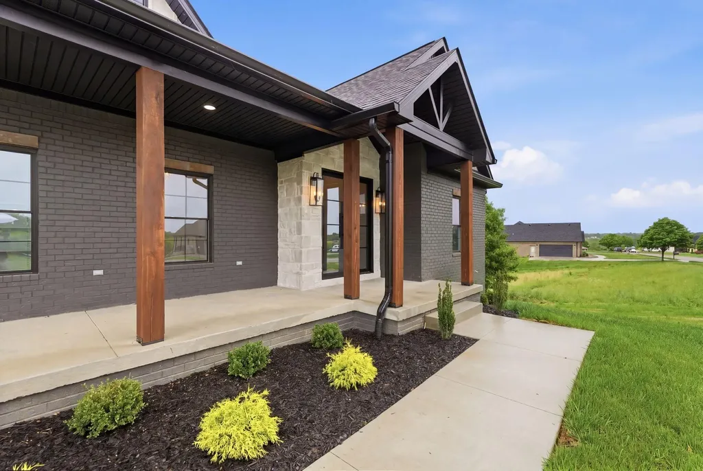 4107 Equestrian Way Richmond KY 40475