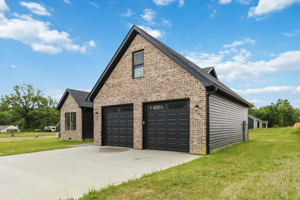 131 Knob View Trace Junction City KY 40440
