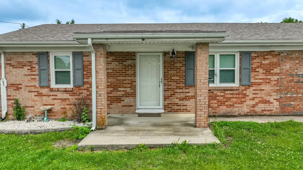 97 Cedar Cliff Road Waco KY 40385