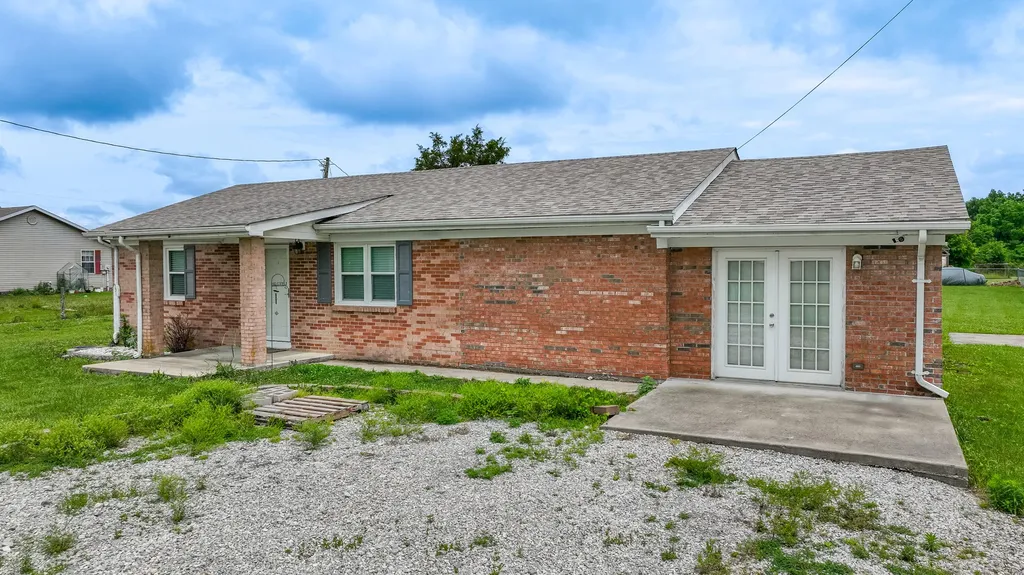 97 Cedar Cliff Road Waco KY 40385