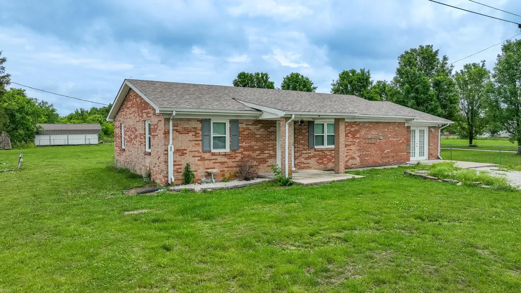 97 Cedar Cliff Road Waco KY 40385