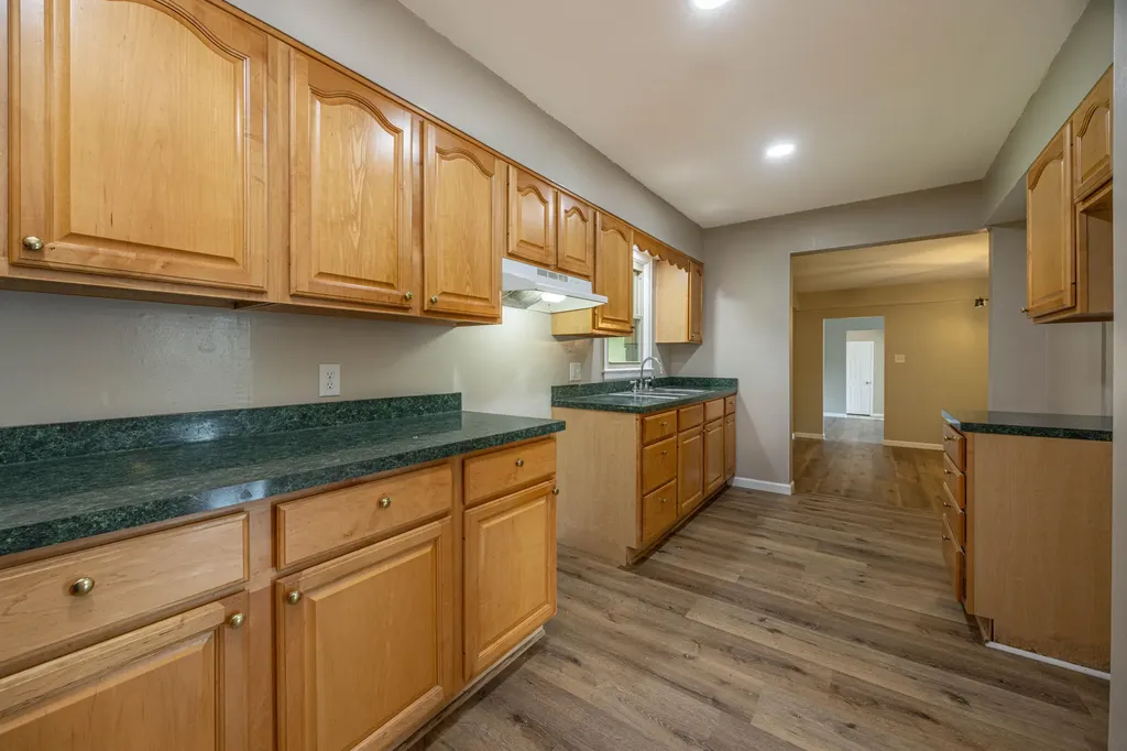 3970 Lexington Road Paris KY 40361