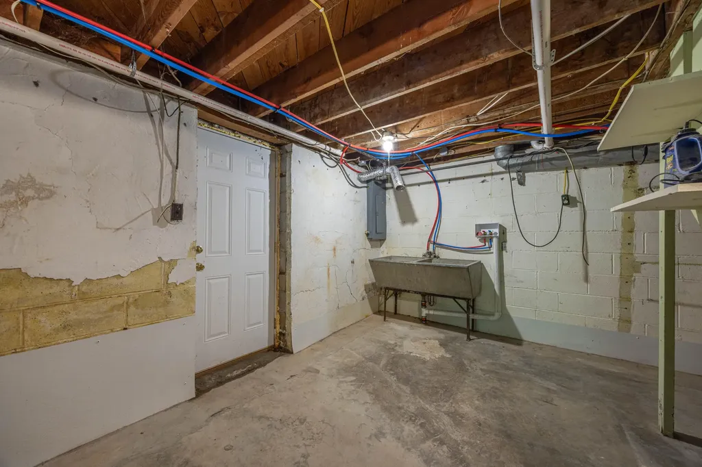 3970 Lexington Road Paris KY 40361