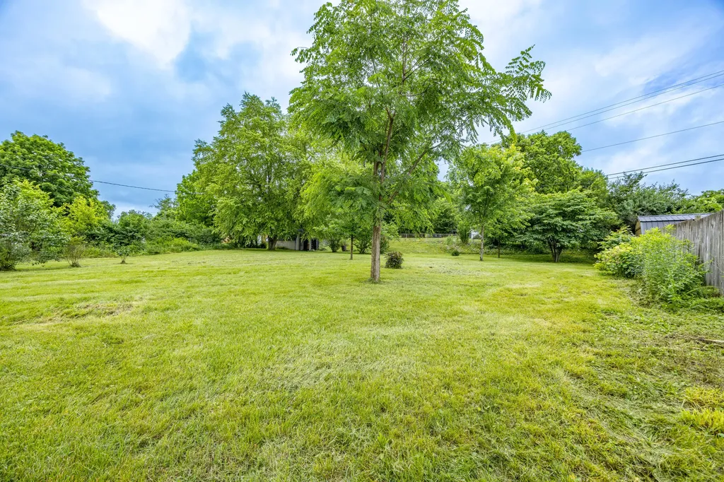 3970 Lexington Road Paris KY 40361