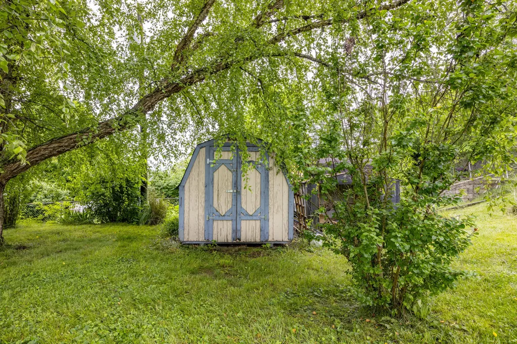 3970 Lexington Road Paris KY 40361