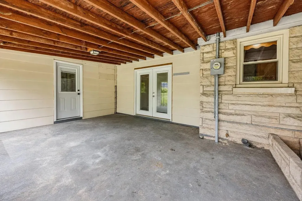 3970 Lexington Road Paris KY 40361