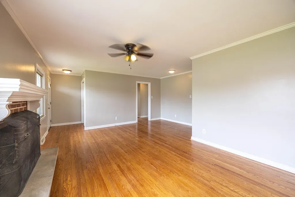 3970 Lexington Road Paris KY 40361