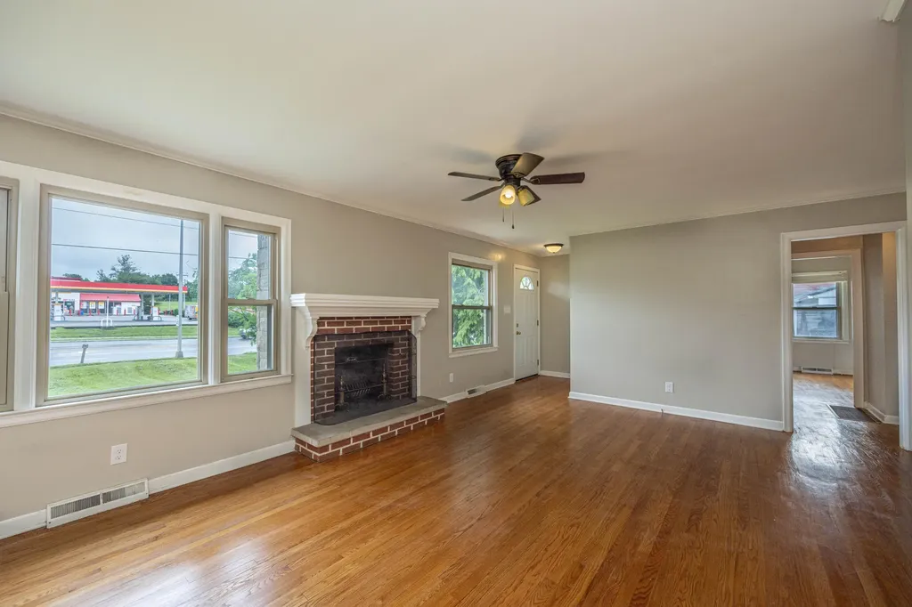 3970 Lexington Road Paris KY 40361