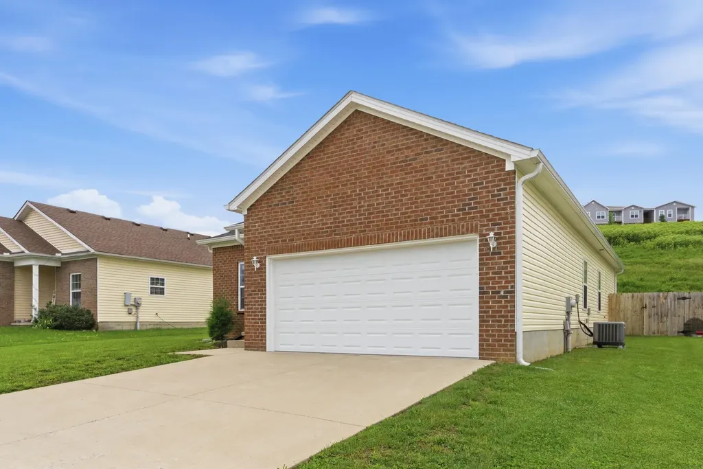 364 Oxford Circle Richmond KY 40475