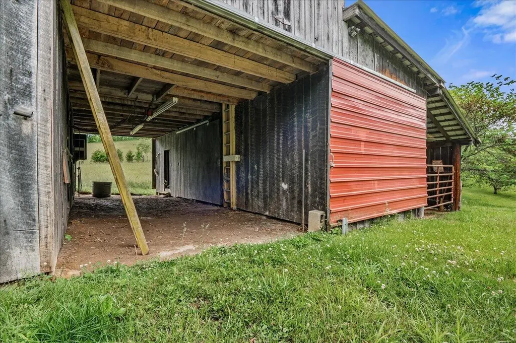 100 Lowell Brown Road Rockholds KY 40759