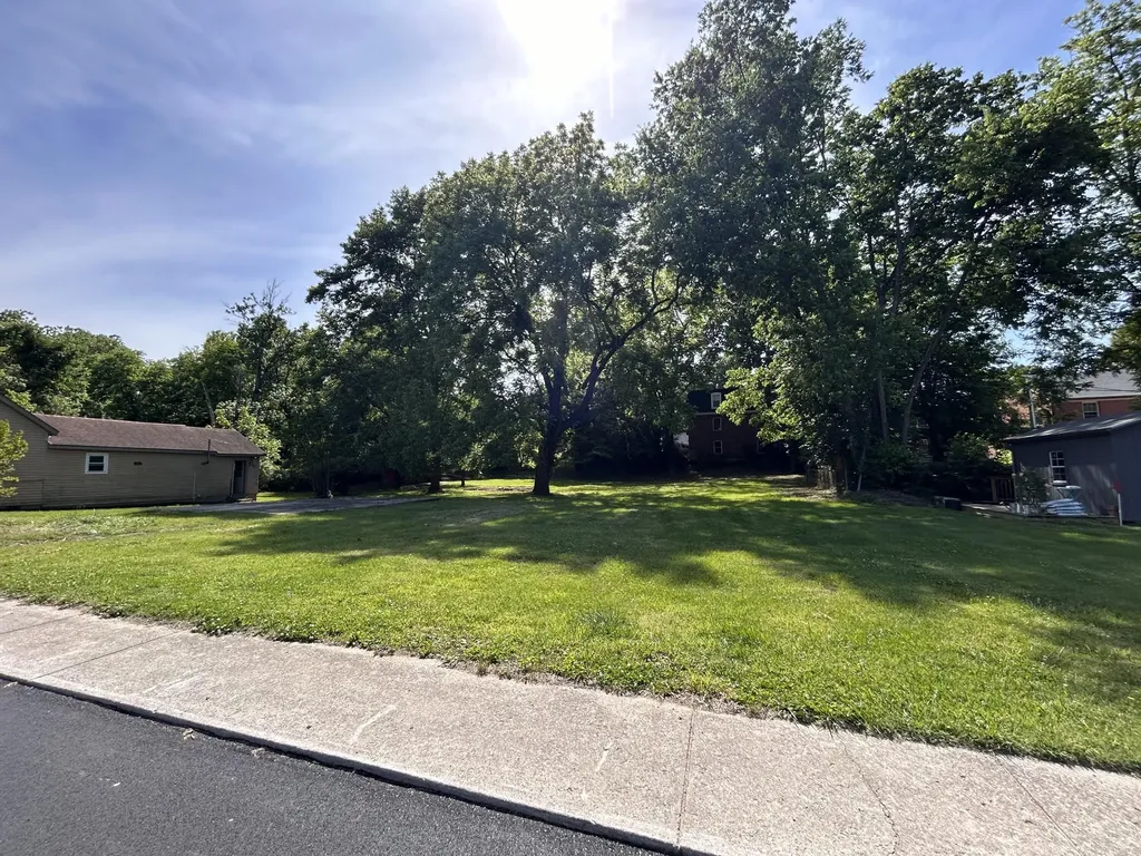 102-106 Admirals Landing Frankfort KY 40601
