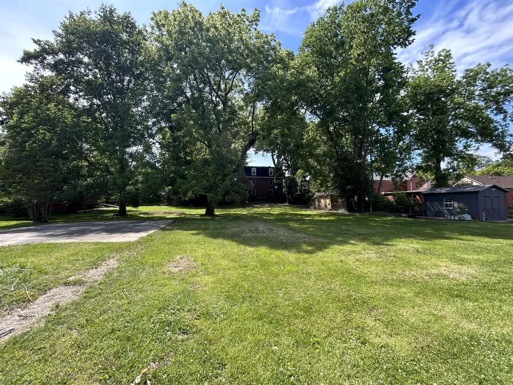 102-106 Admirals Landing Frankfort KY 40601