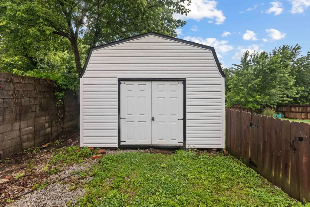 314 E Court Street Lawrenceburg KY 40342