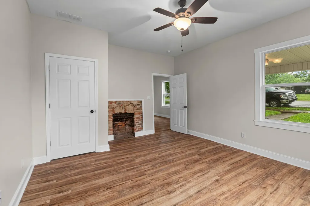 314 E Court Street Lawrenceburg KY 40342