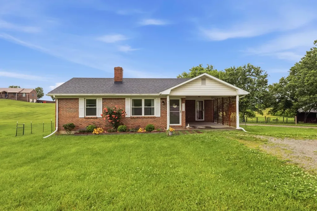 1598 Warwick Road Harrodsburg KY 40330
