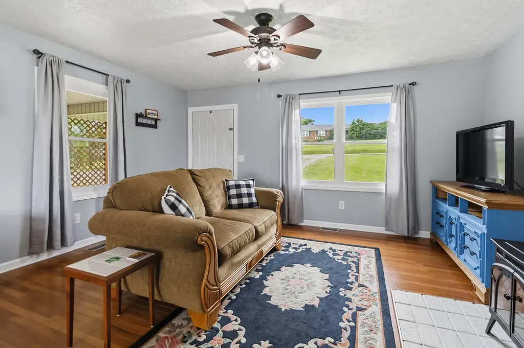 1598 Warwick Road Harrodsburg KY 40330