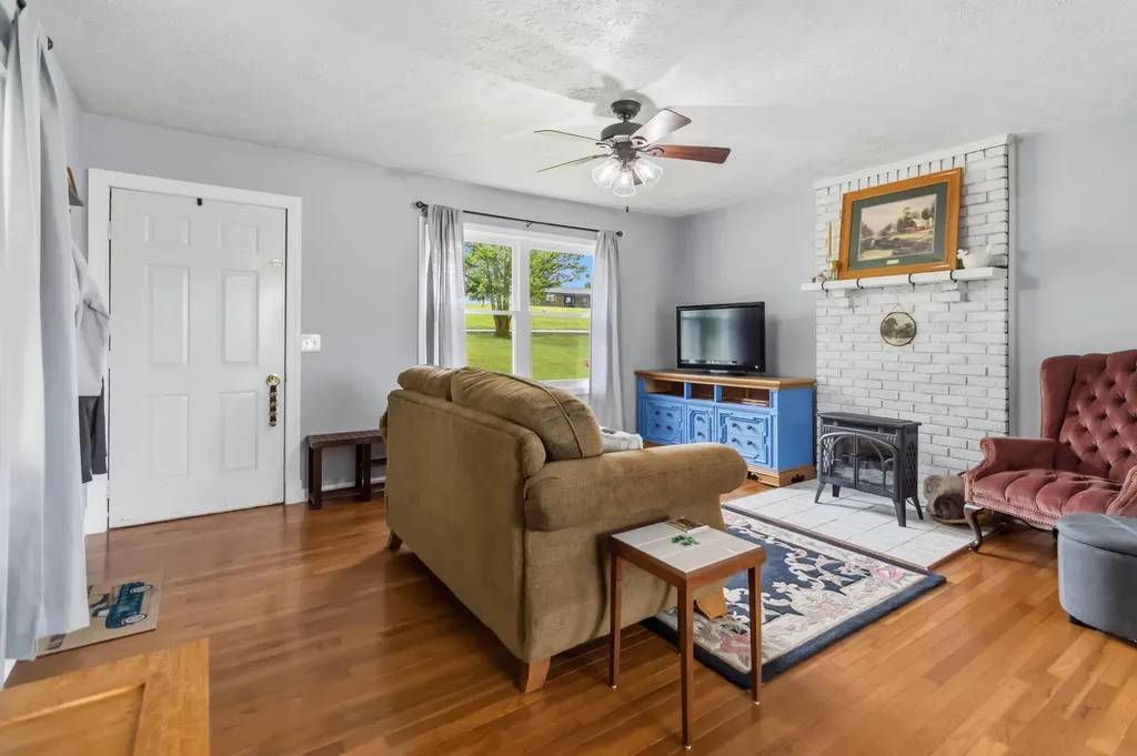 1598 Warwick Road Harrodsburg KY 40330