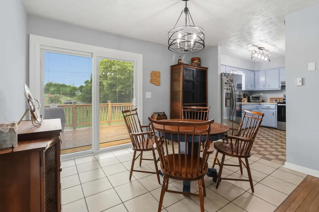 1598 Warwick Road Harrodsburg KY 40330