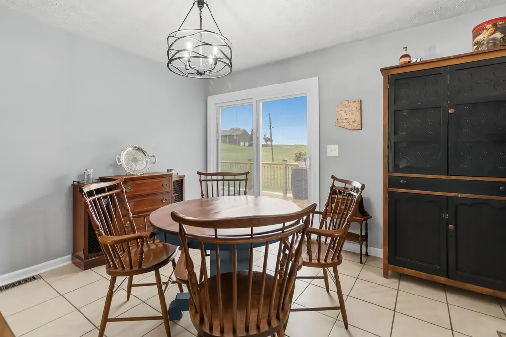 1598 Warwick Road Harrodsburg KY 40330