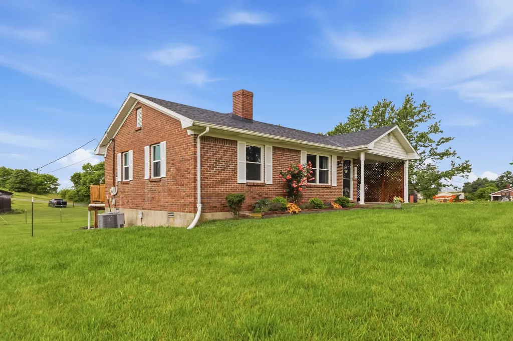1598 Warwick Road Harrodsburg KY 40330