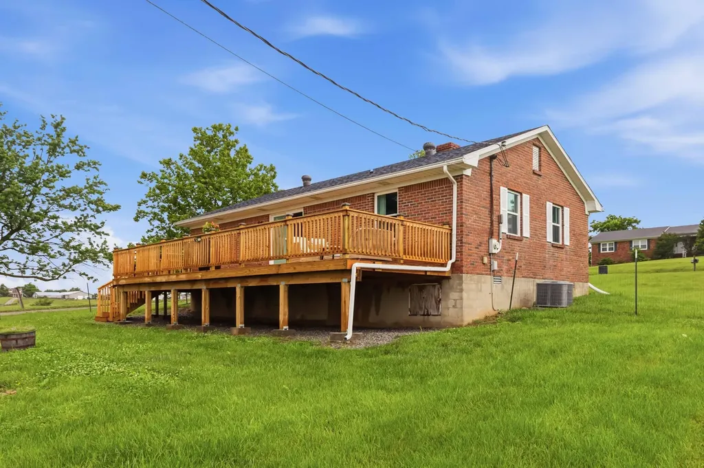 1598 Warwick Road Harrodsburg KY 40330