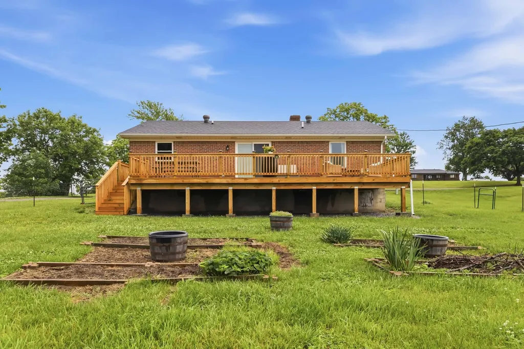 1598 Warwick Road Harrodsburg KY 40330