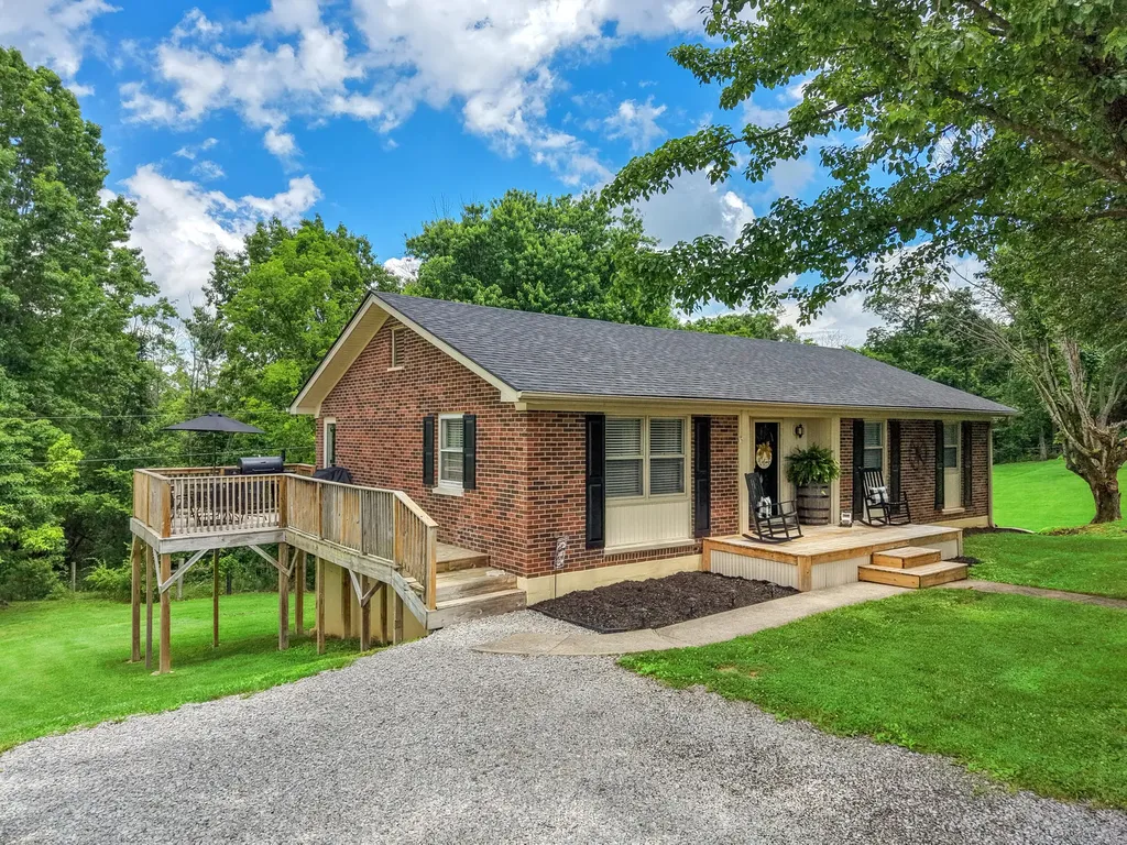 1623 Oakland Lane Harrodsburg KY 40330