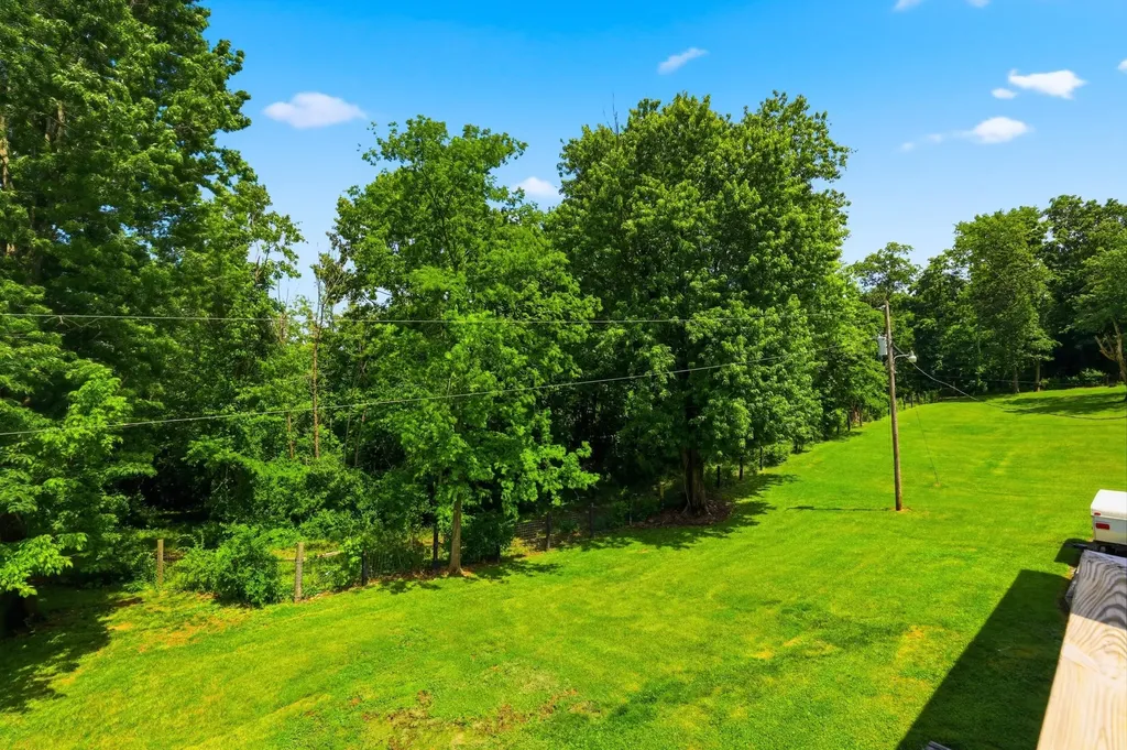 1623 Oakland Lane Harrodsburg KY 40330
